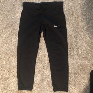 Nike cropped Dri-fit leggings